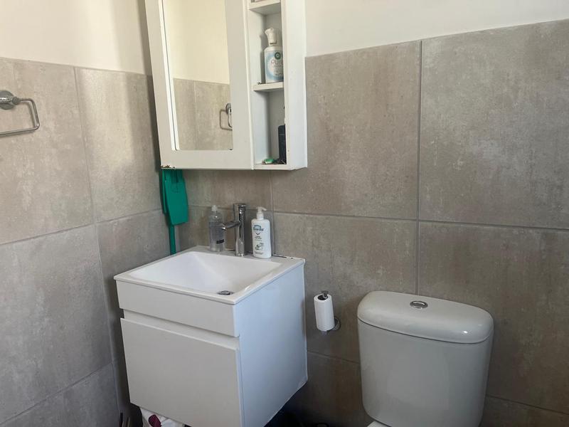 To Let 2 Bedroom Property for Rent in Heathfield Western Cape